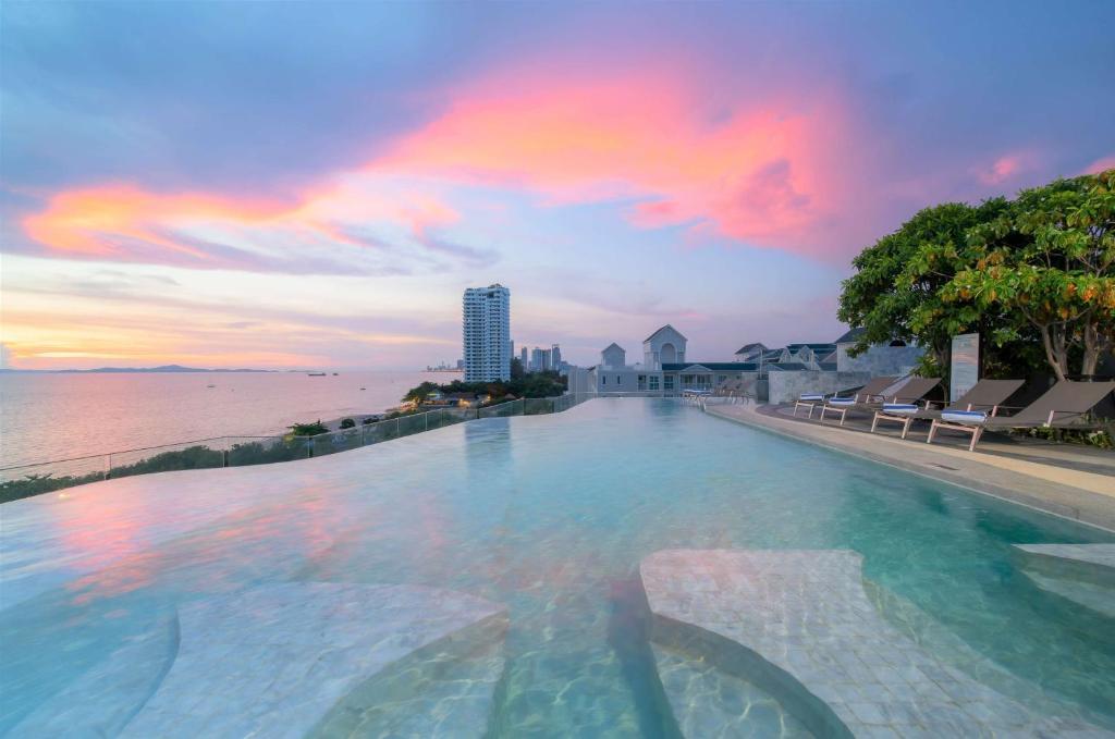 Bayphere Hotel Pattaya Ban Nong Hin  Exterior photo